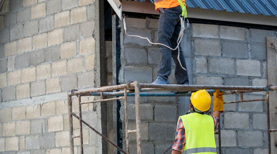 Expert Emergency Roof Repairs services in Savannah, OH